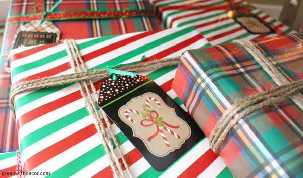 Easy Gift Wrapping Ideas Featured in Green With Decor